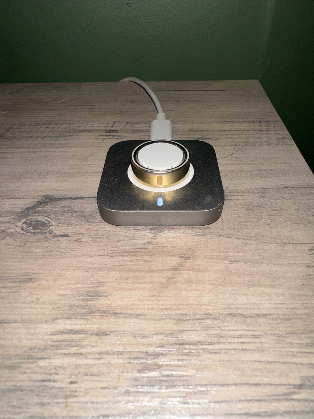 OURA Ring With Magnetic Charging Dock